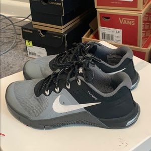 Nike metcons. In good used condition.
